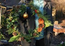 Enjoy creating your own festive wreath