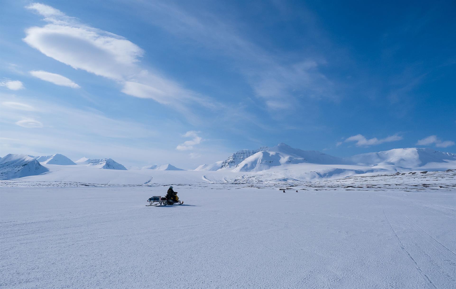 7 totally awesome snowmobile tours in Svalbard