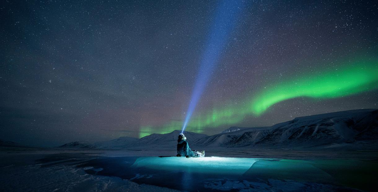 the-northern-lights-on-svalbard-explained-visit-svalbard