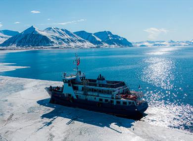 MS Billefjord sailing along the ice edge