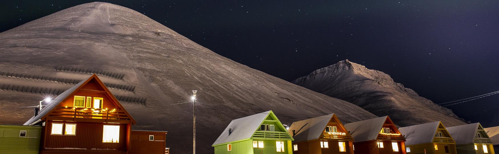 Longyearbyen i polarnatta