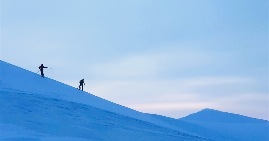 Ski Touring to Trollsteinen - Svalbard Wildlife Expeditions - Ski tour ...