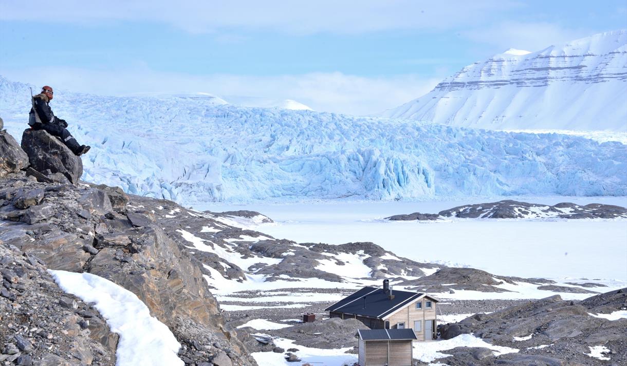 Utsikt over Nordenskiöld Lodge og Nordenskiöldbreen