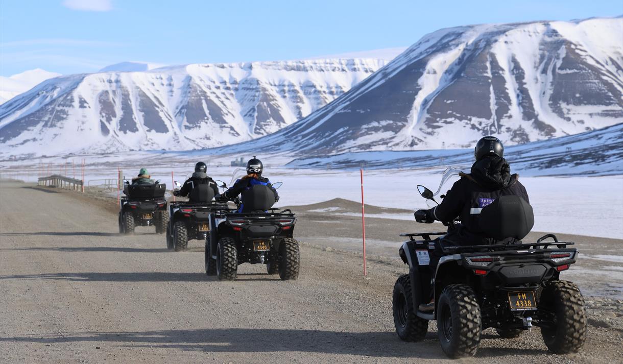 © Visit Svalbard