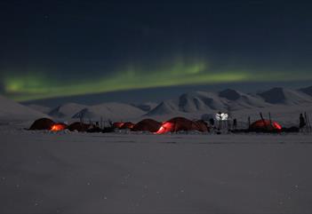 En natt i Arktis - Backyard Svalbard