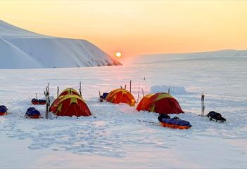 Nordenskiöld Circuit – 5 Day Ski Expedition - Svalbard Wildlife Expeditions