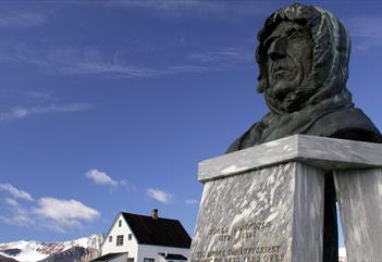 A bust of Roald Amundsen in Ny-Ålesund