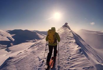 Eksklusiv topptur til dagens beste fjell - Backyard Svalbard