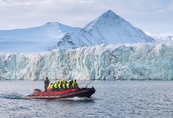 Fjordsafari til Nordenskiöldbreen - Svalbard Adventures