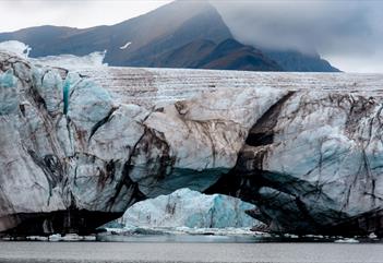 Create your own Arctic boat adventure – Snowfox Travel