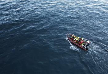 RIB-safari among mountains, glaciers and wildlife - Spitzbergen Adventures