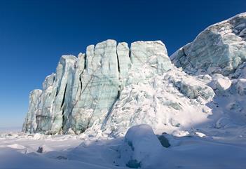 Snowmobile trip to the East coast - Spitzbergen Adventures