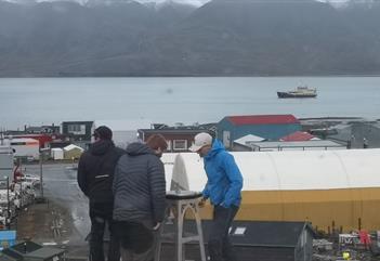 Skattejakt og rebusløp i Longyearbyen - Rana Itinerans