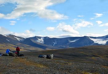 Nordenskiöld Land – wilderness adventure: 4 days hiking and overnight in tent - Svalbard Wildlife Expeditions