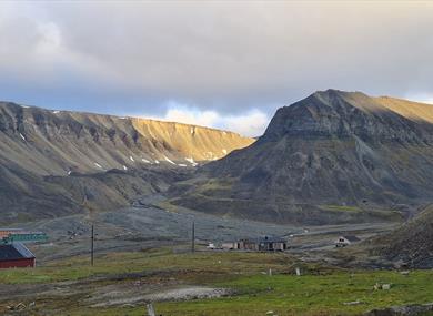 Mountainous landscape in Longyearbyen's vicinity in the innermost part of Longyeardalen