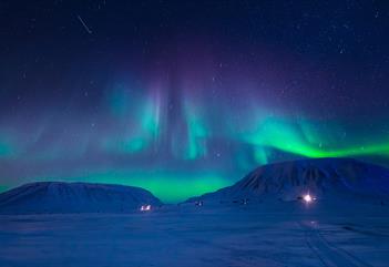 Northern Lights Safari by electric Snowmobile - Svalbard Adventures