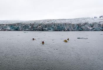 Spitsbergen kayak expedition 8 days: The Arctic landscape of Isfjorden - Svalbard Wildlife Expeditions