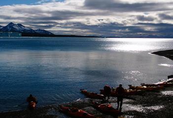Spitsbergen kayak expedition 8 days: The Arctic landscape of Isfjorden - Svalbard Wildlife Expeditions