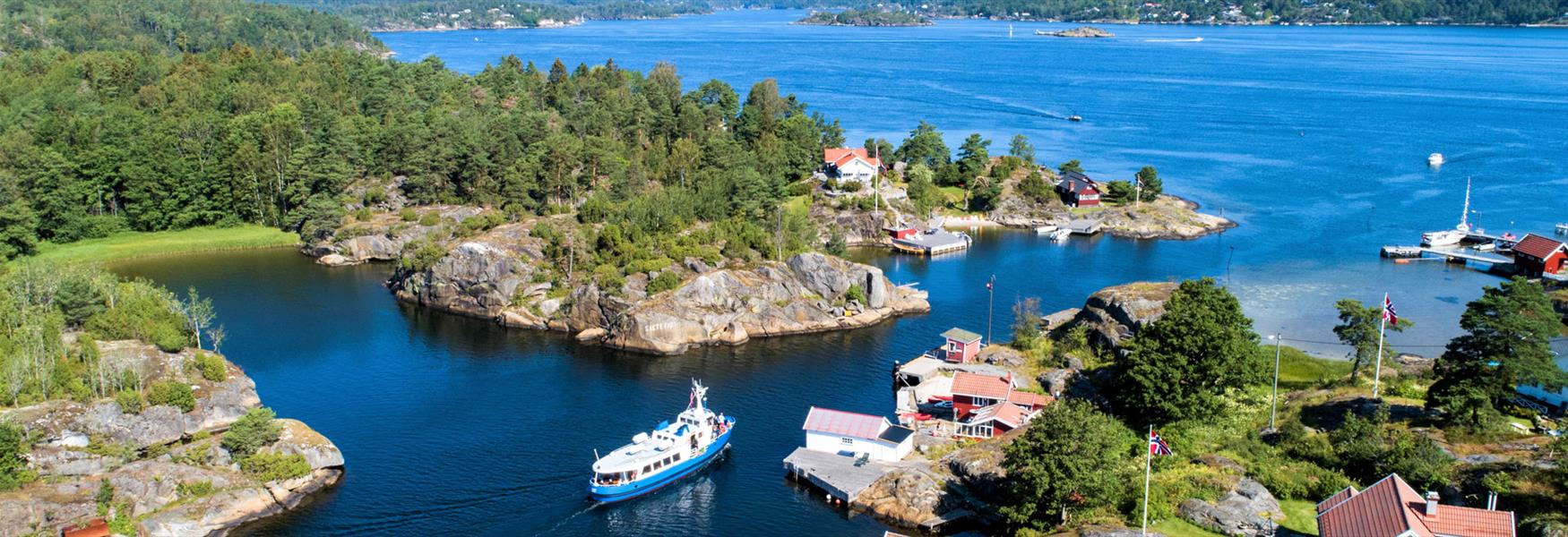 island hopping in the Telemark Archipelago