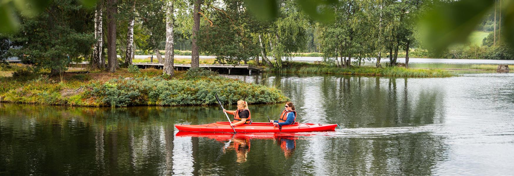 2 som padler på Telemarkskanalen