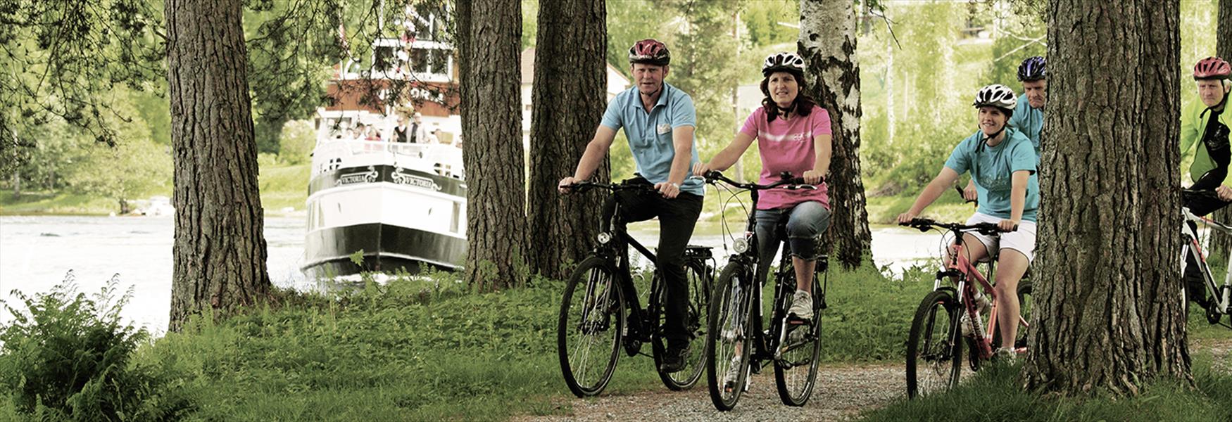 Cycling along the Telemark Canal