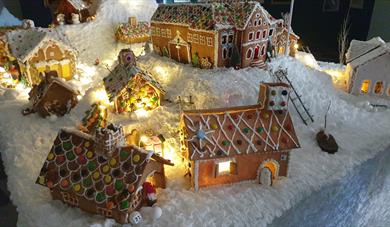 Åpning av "Pepperkakebyen Kragerø 2025"