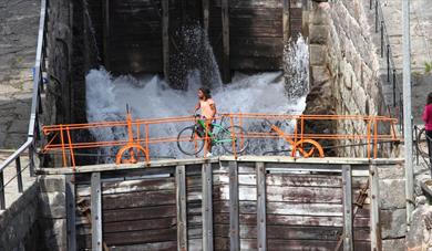 syklister triller syklene over slusa