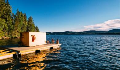 Hot Telemark sauna on the shores of lake Norsjø at Lien Gård