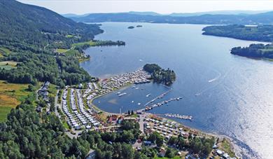 dronebilde over First Camp Norsjø i Akkerhaugen