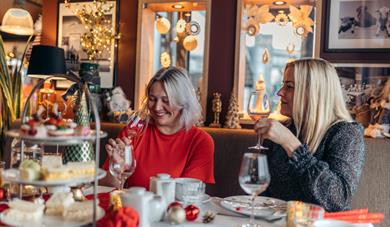 Afternoon tea hos Jonas B Gundersen