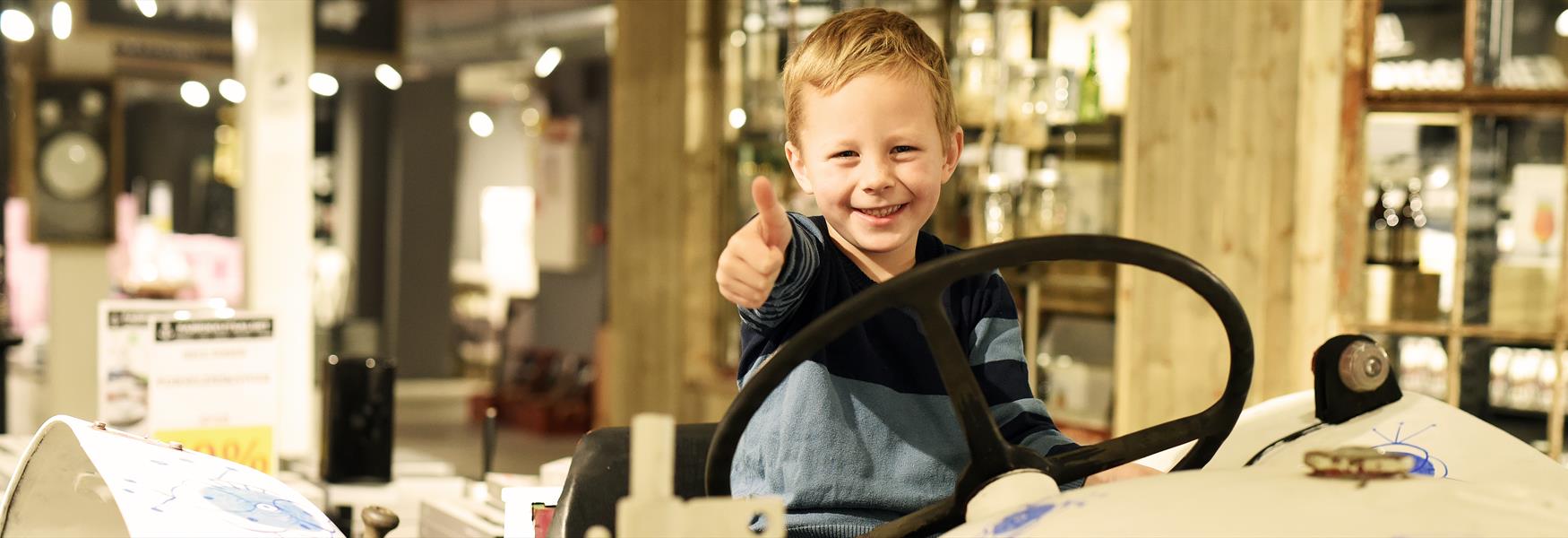 boy at Porsgrund's porcelain museum