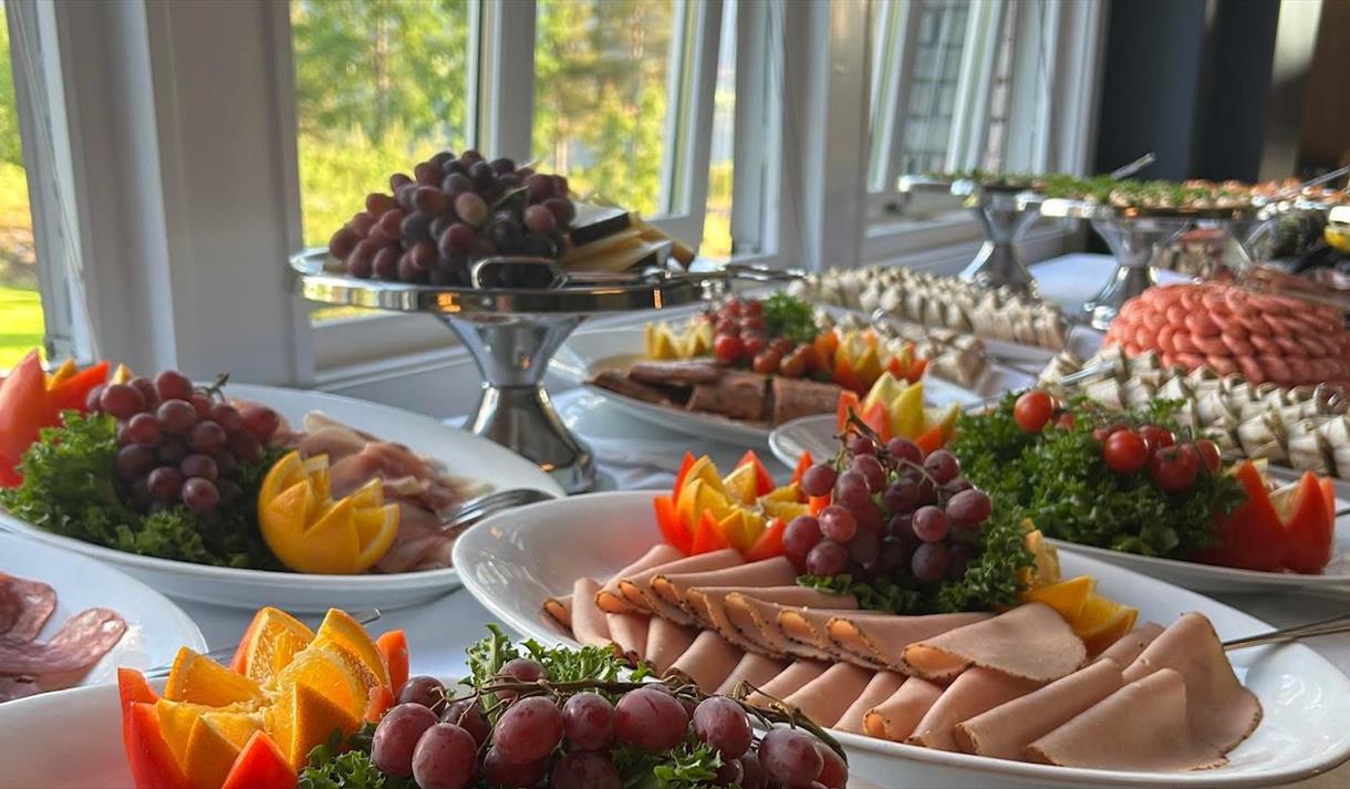 Søndagsbuffet på Brattrein