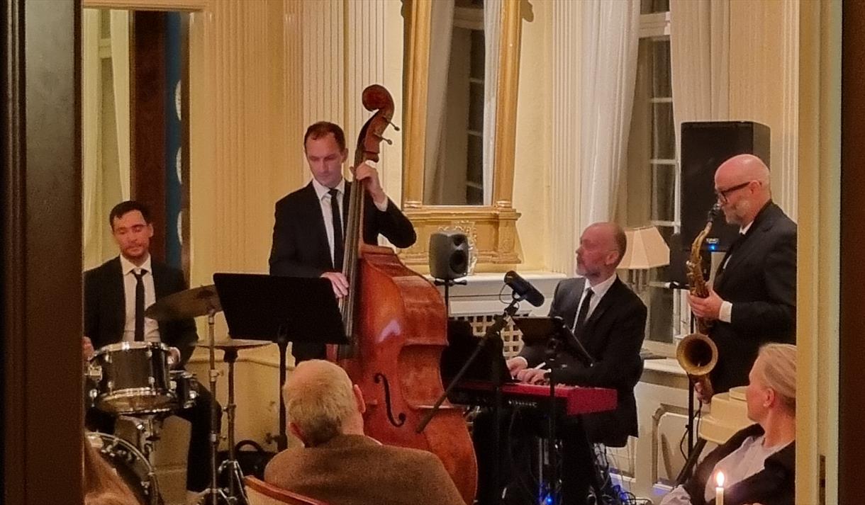 Falkum Trio på Villa Fløyen