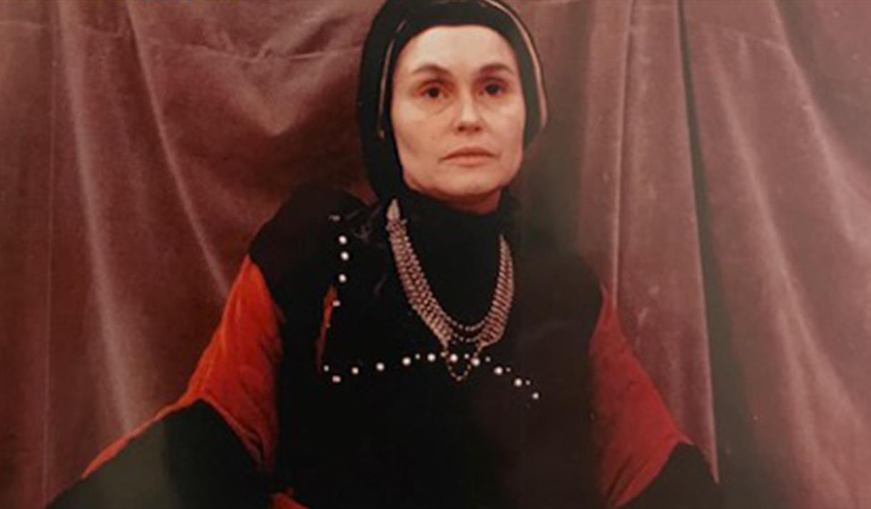 Fru Inger til Østråt