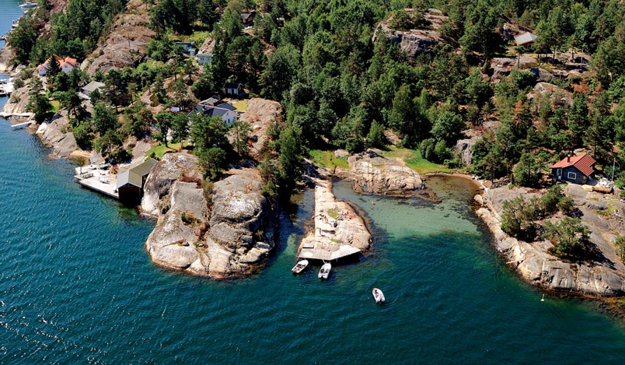 Recreation area Paradisbukta at Bærøy