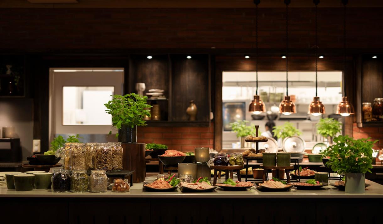 frokostbuffet hos Home Hotel Bryggeparken
