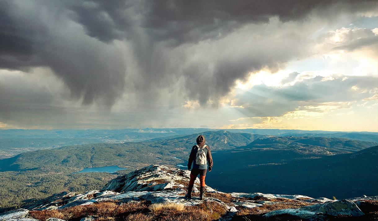 Summit hike to Himingen with spectacular views!