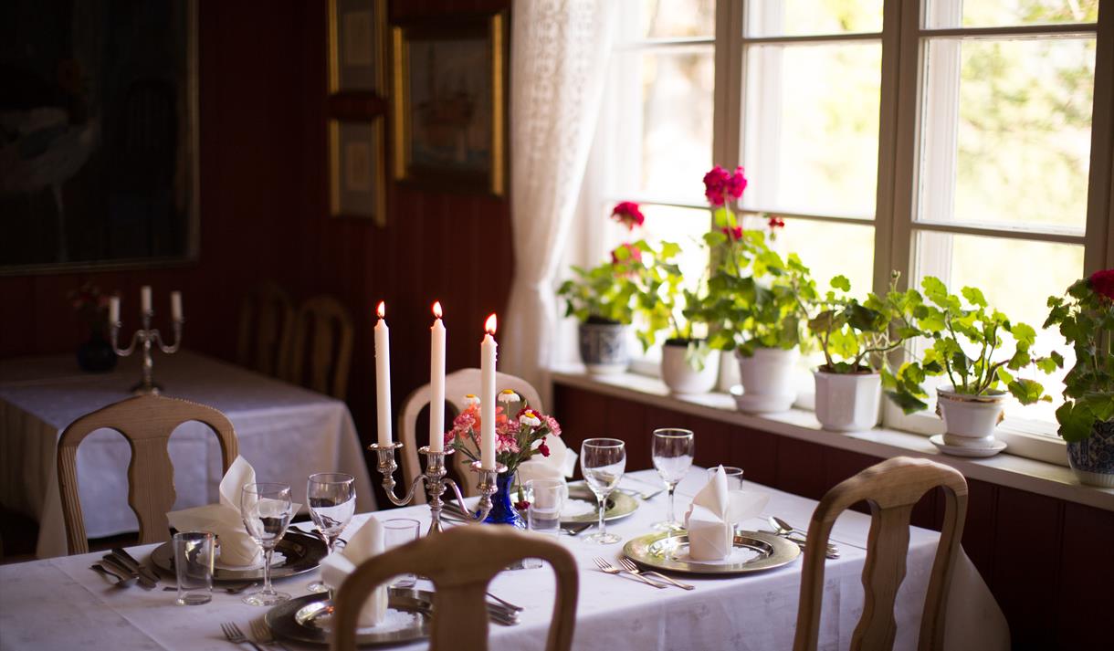 bord hos Nutheim Gjestgiveri