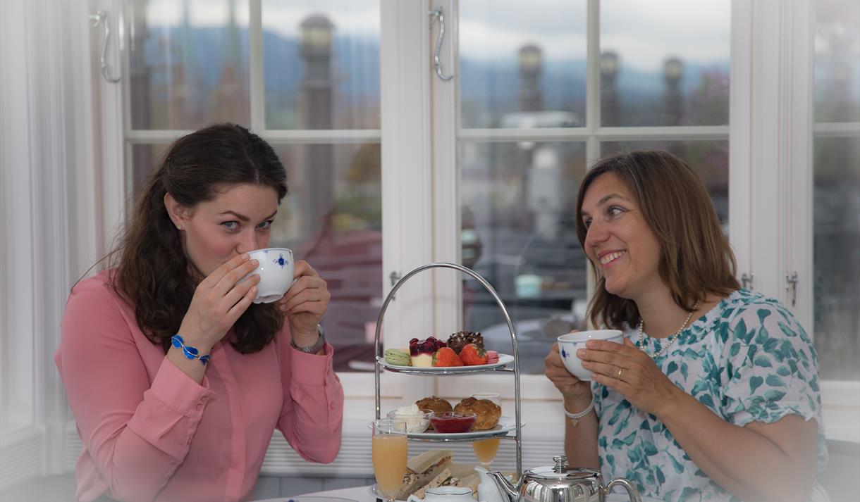 Afternoon tea i Brekkeparken