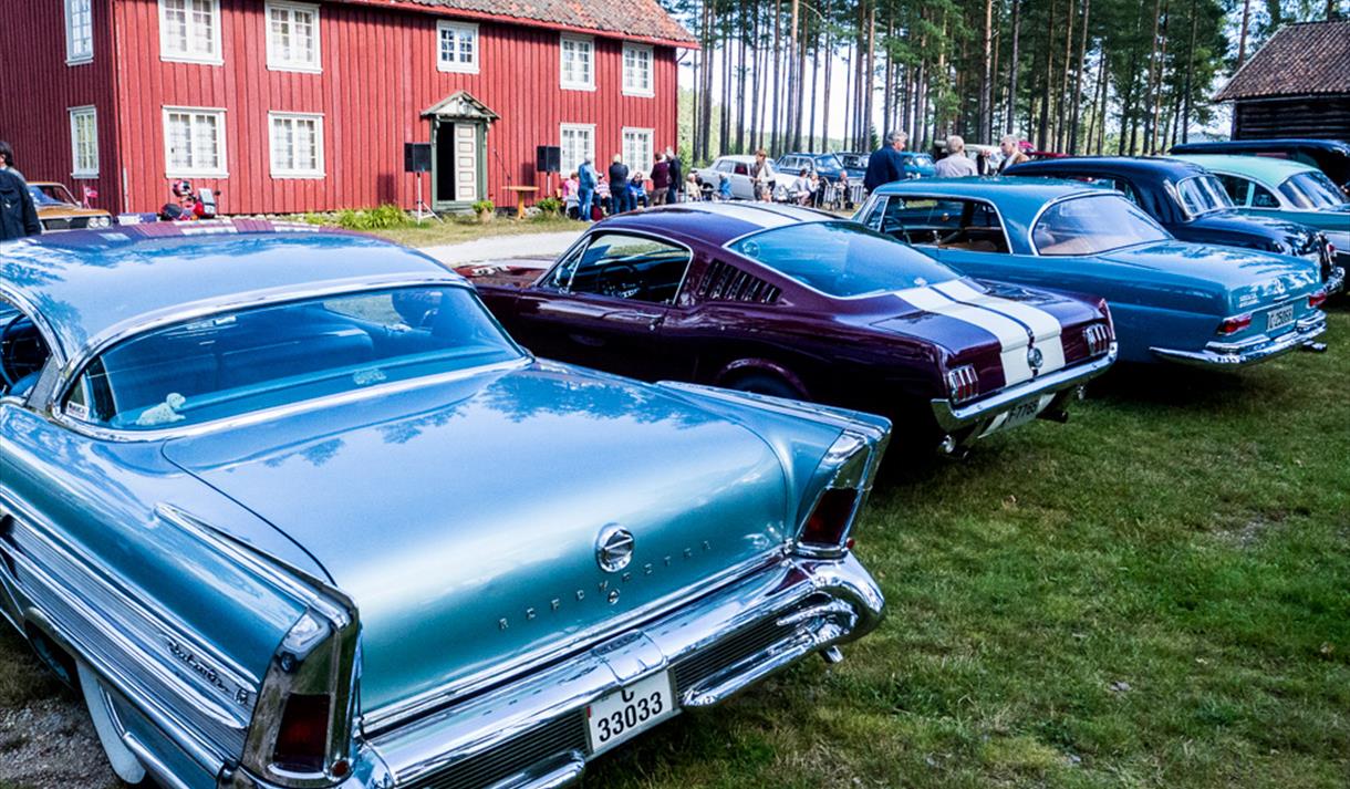 Veteranvogntreff på bygdetunet10. 06.09.2015.