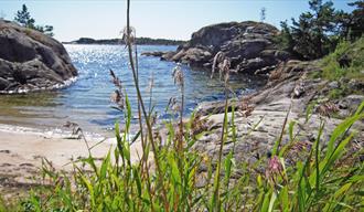 Ivarsand, a beautiful beach along the coastal trail