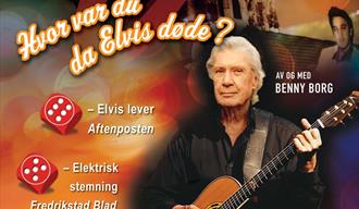 Plakat med sort og oransje bakgrunn, mann med grått hår og gitar.