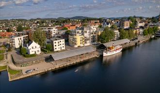 Kanalbåten ved Hjellebrygga