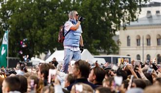 Free concert with Kevin Lauren