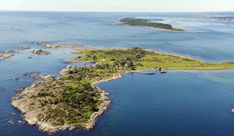 Stråholmen og Jomfruland i sør