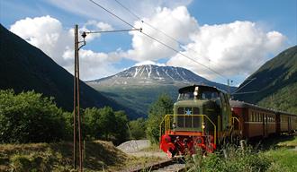 Rjukanbanen med utsikt mot Gaustatoppen