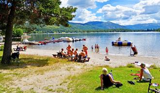 people enjoy themselves at Vaskarstrondi beach in Vrådal