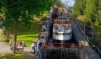 MS Victoria in Vrangfoss lock