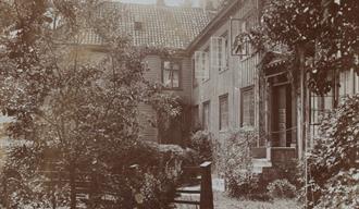 Buchholmgården,- et kulturminne. Foredrag av Sverre Okkenhaug