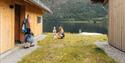 Familie utenfor Saga Sauna.